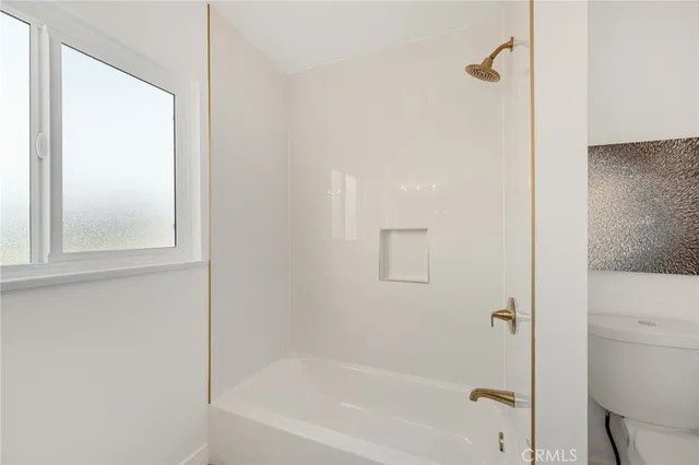 $1,070,000 | 2306 Carfax Avenue, Long Beach, CA 90815