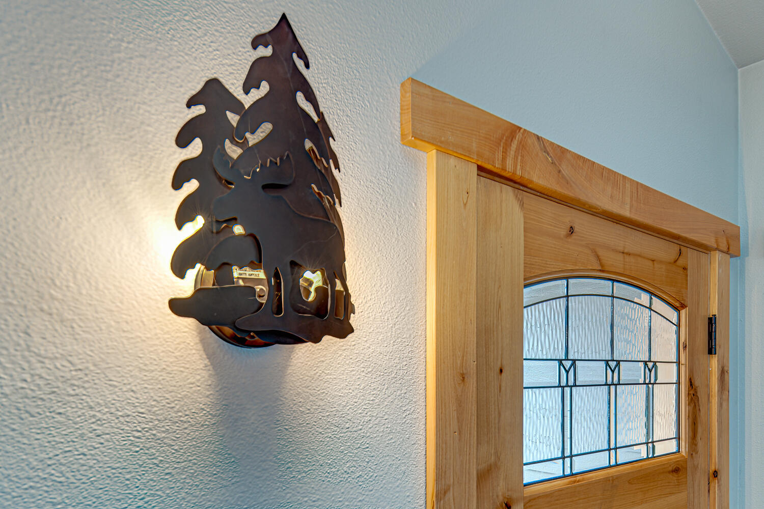 3397 Northeast Stonebrook Loop Bend, OR 97701 - Photo 5 of 35 Sconce