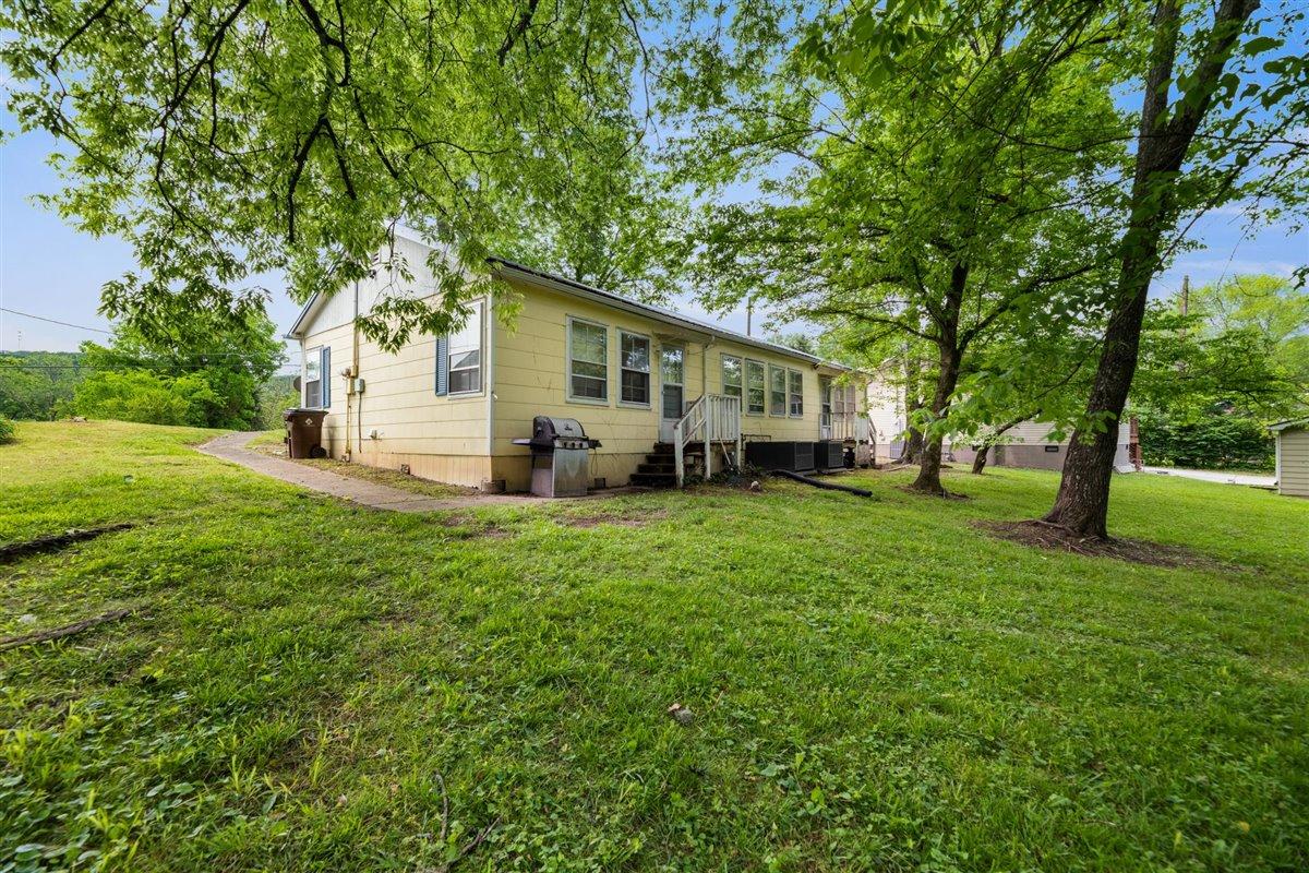 368-370 Robertsville Road Oak Ridge, TN 37830 - Photo 18 of 18 Backyard