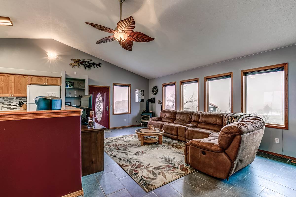 14919 East Meadows Road Mica, WA 99023 - Photo 3 of 20