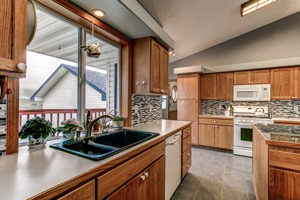 14919 East Meadows Road Mica, WA 99023 - Photo 6 of 20