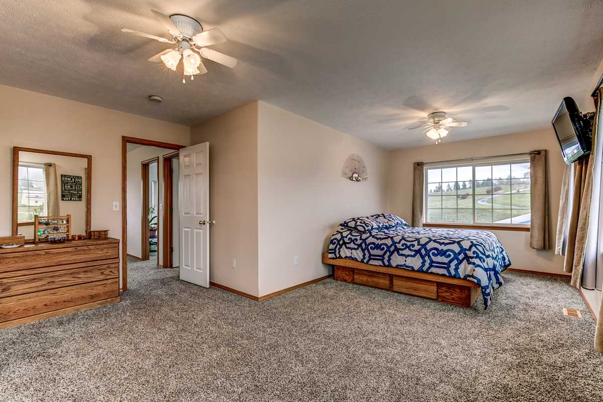 14919 East Meadows Road Mica, WA 99023 - Photo 9 of 20