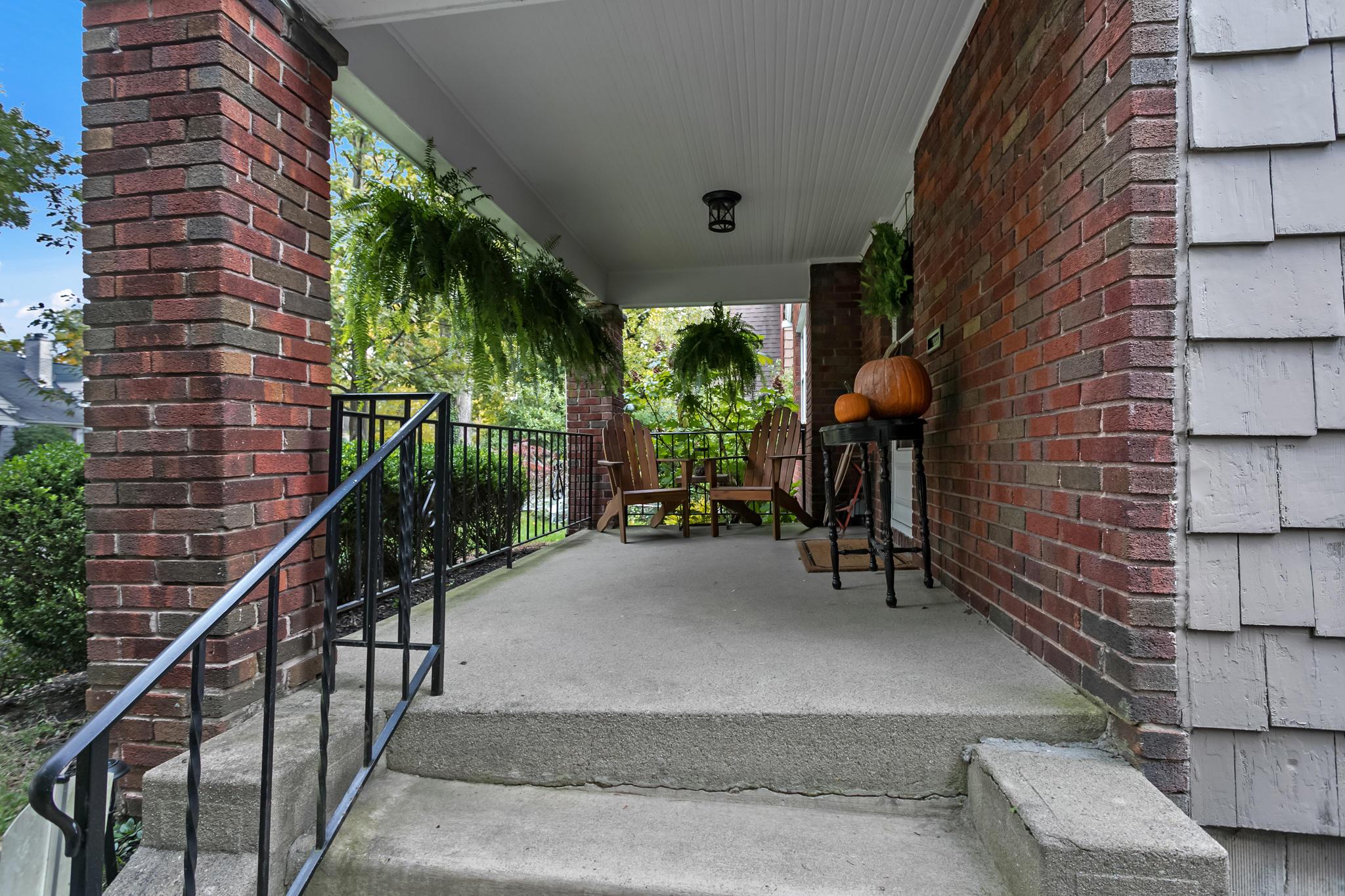 385 Mimring Road Columbus, OH 43202 - Photo 5 of 46
