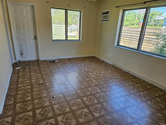 $700,000 | 406 Southwest 10th Street, Fort Lauderdale, FL 33315