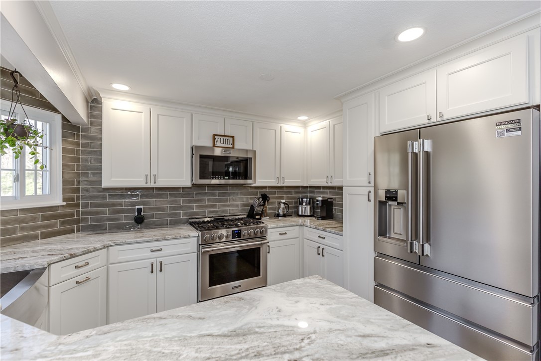 34 Eagle Run, Unit C Warwick, RI 02818 - Photo 12 of 29 Kitchen