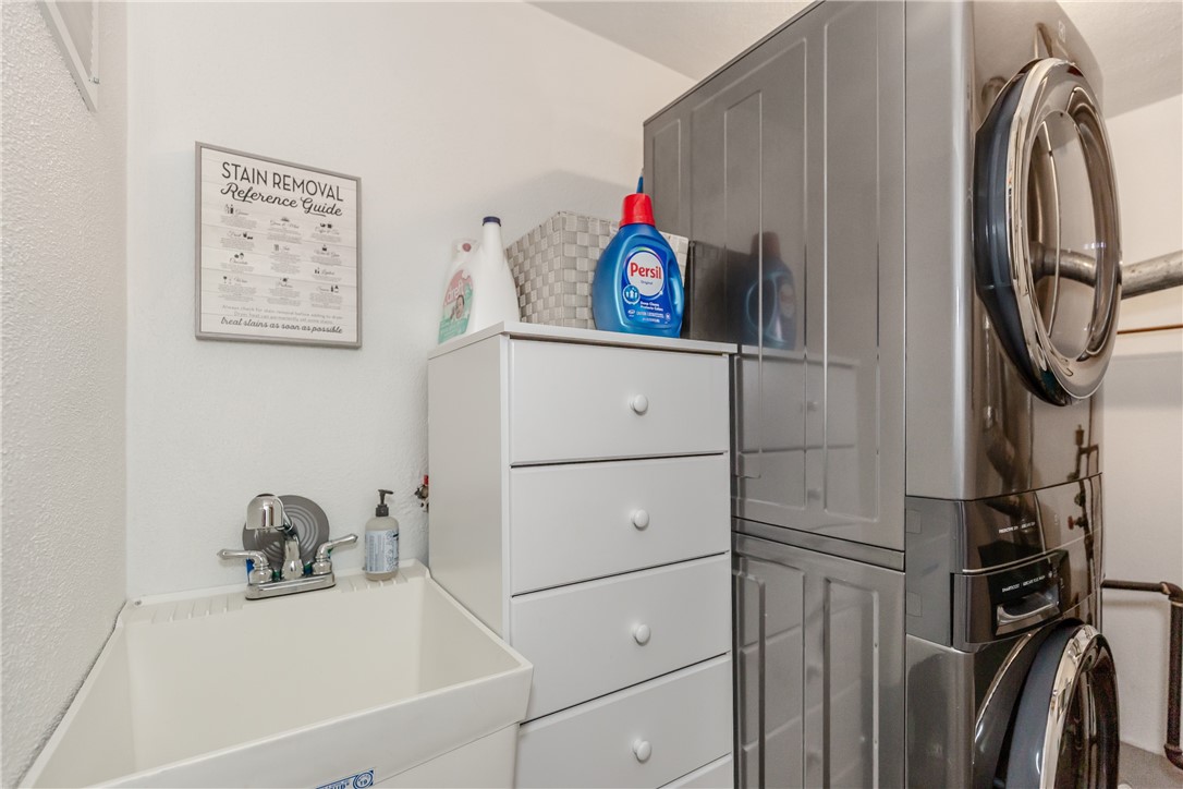 34 Eagle Run, Unit C Warwick, RI 02818 - Photo 27 of 29 Laundry