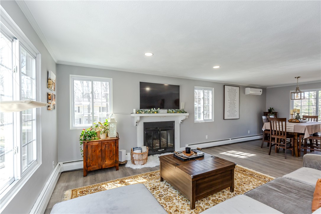 34 Eagle Run, Unit C Warwick, RI 02818 - Photo 6 of 29 Living room