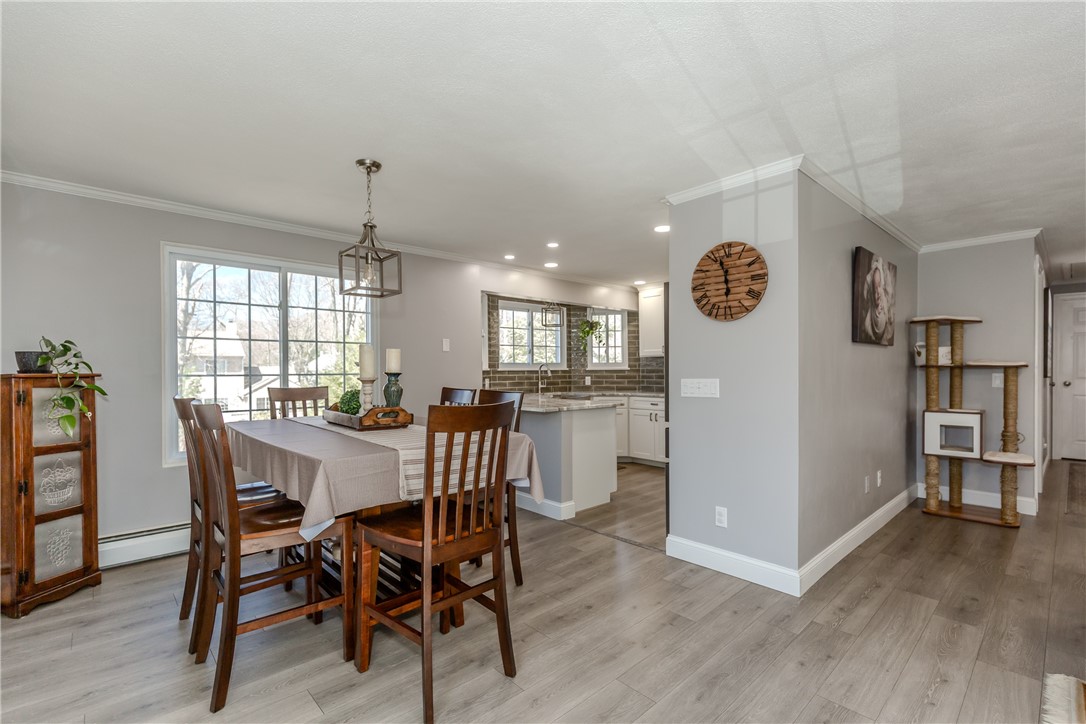 34 Eagle Run, Unit C Warwick, RI 02818 - Photo 8 of 29 Dining area