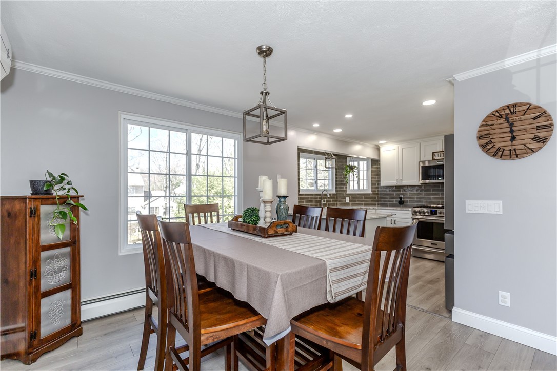 34 Eagle Run, Unit C Warwick, RI 02818 - Photo 10 of 29 Dining area