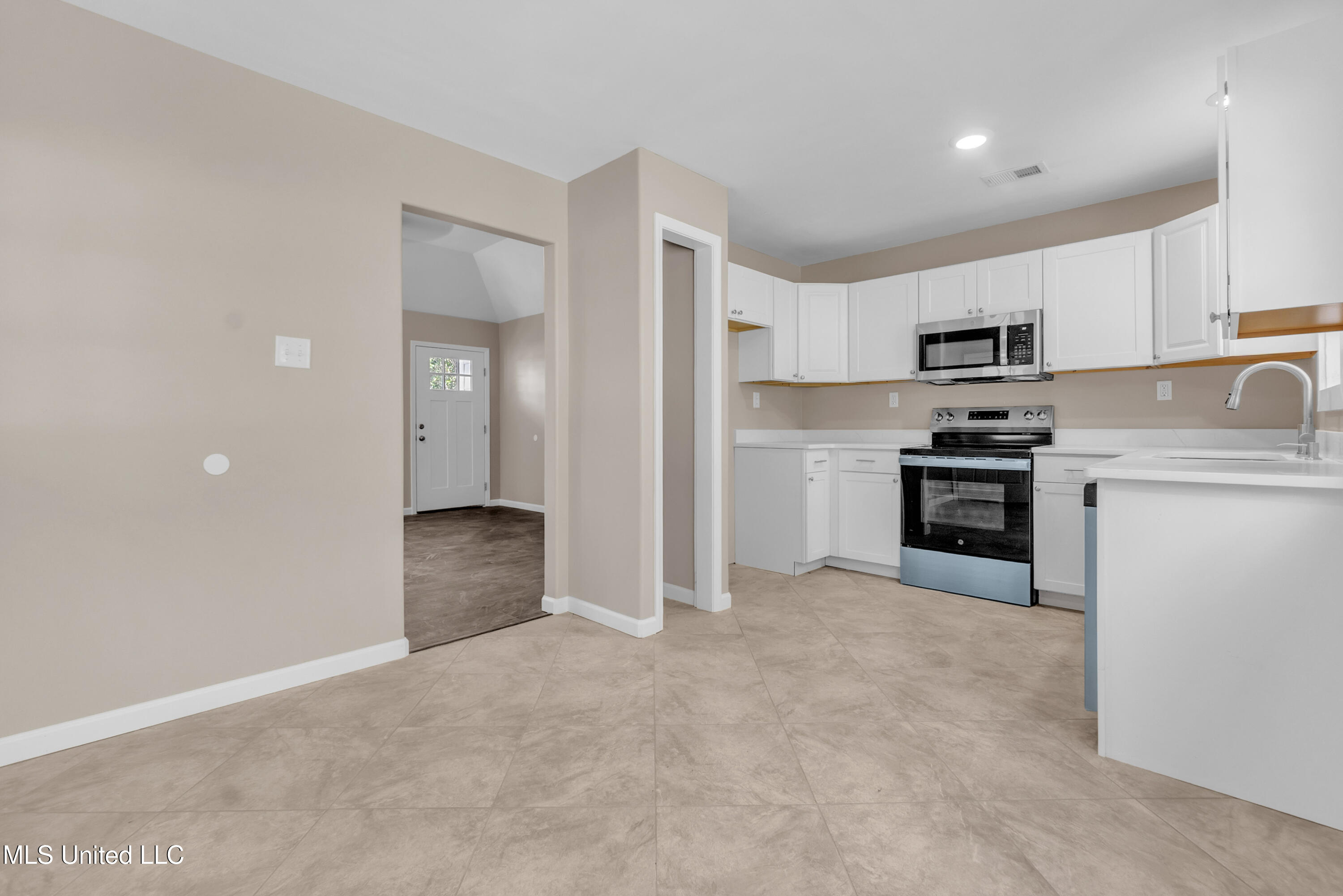 656 Coleman Avenue Holly Springs, MS 38635 - Photo 11 of 31 IMG_4180