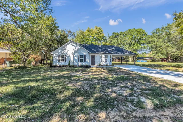 $210,000 | 656 Coleman Avenue, Holly Springs, MS 38635