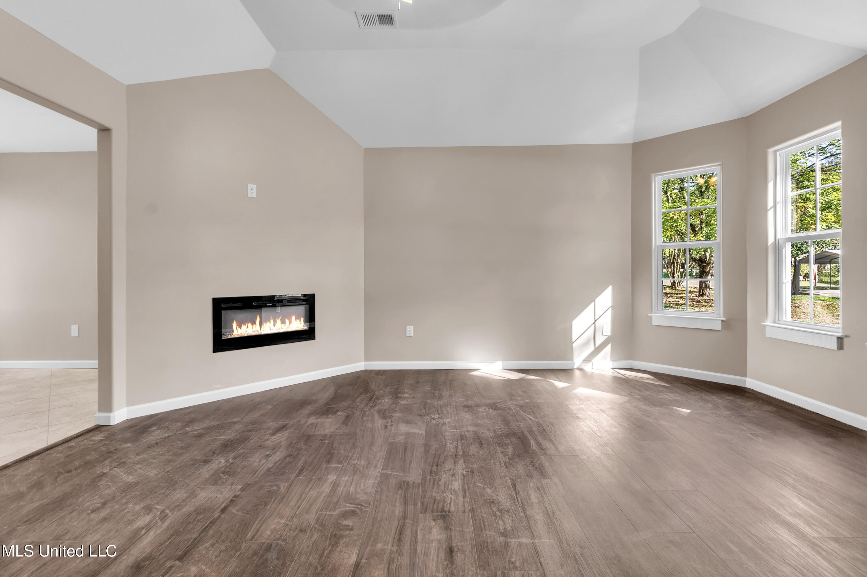 656 Coleman Avenue Holly Springs, MS 38635 - Photo 6 of 31 IMG_4175