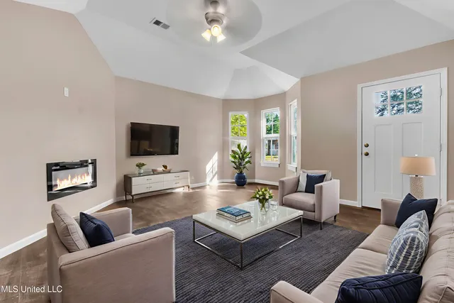 $210,000 | 656 Coleman Avenue, Holly Springs, MS 38635