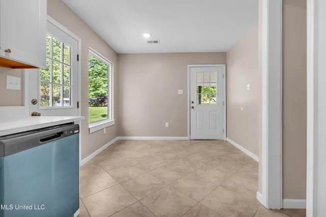 $210,000 | 656 Coleman Avenue, Holly Springs, MS 38635