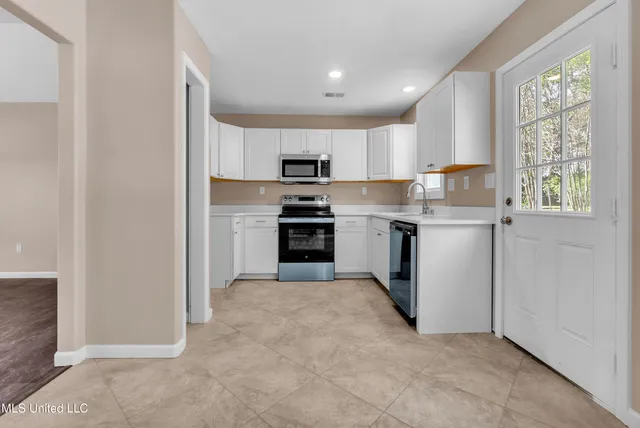 $210,000 | 656 Coleman Avenue, Holly Springs, MS 38635