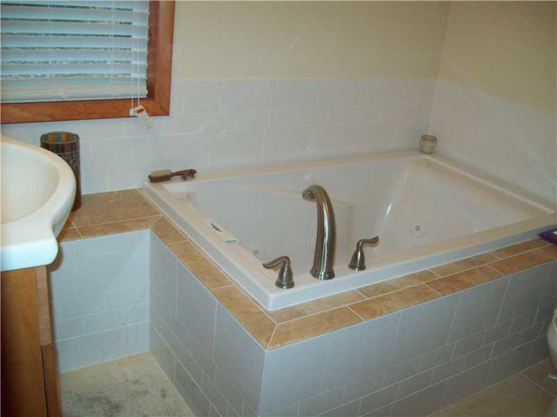 344 Pine Run Road Fombell, PA 16123 - Photo 11 of 14 Master Bath/Spa.