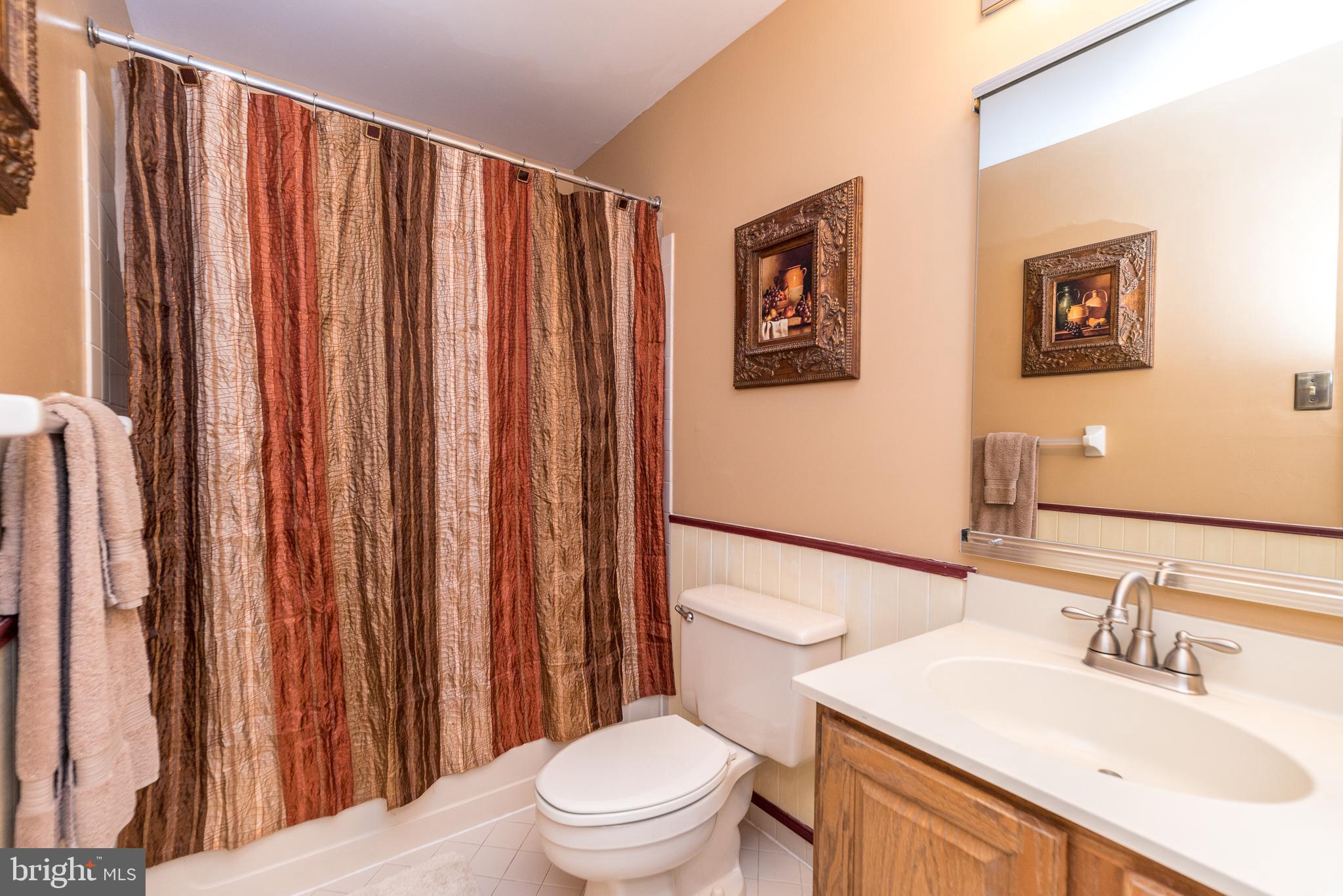 728 Signal Hill Road Dresher, PA 19025 - Photo 54 of 100 Full hall bathroom