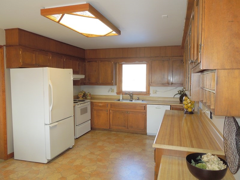 17424 Lochner Road Spencerville, IN 46788 - Photo 7 of 30 Gallery Image 7