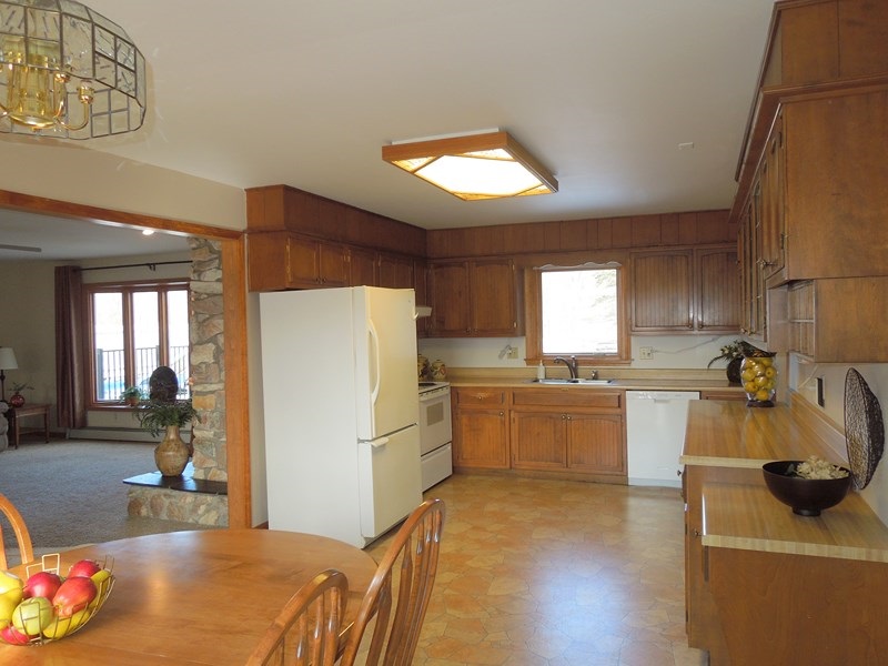 17424 Lochner Road Spencerville, IN 46788 - Photo 8 of 30 Gallery Image 8