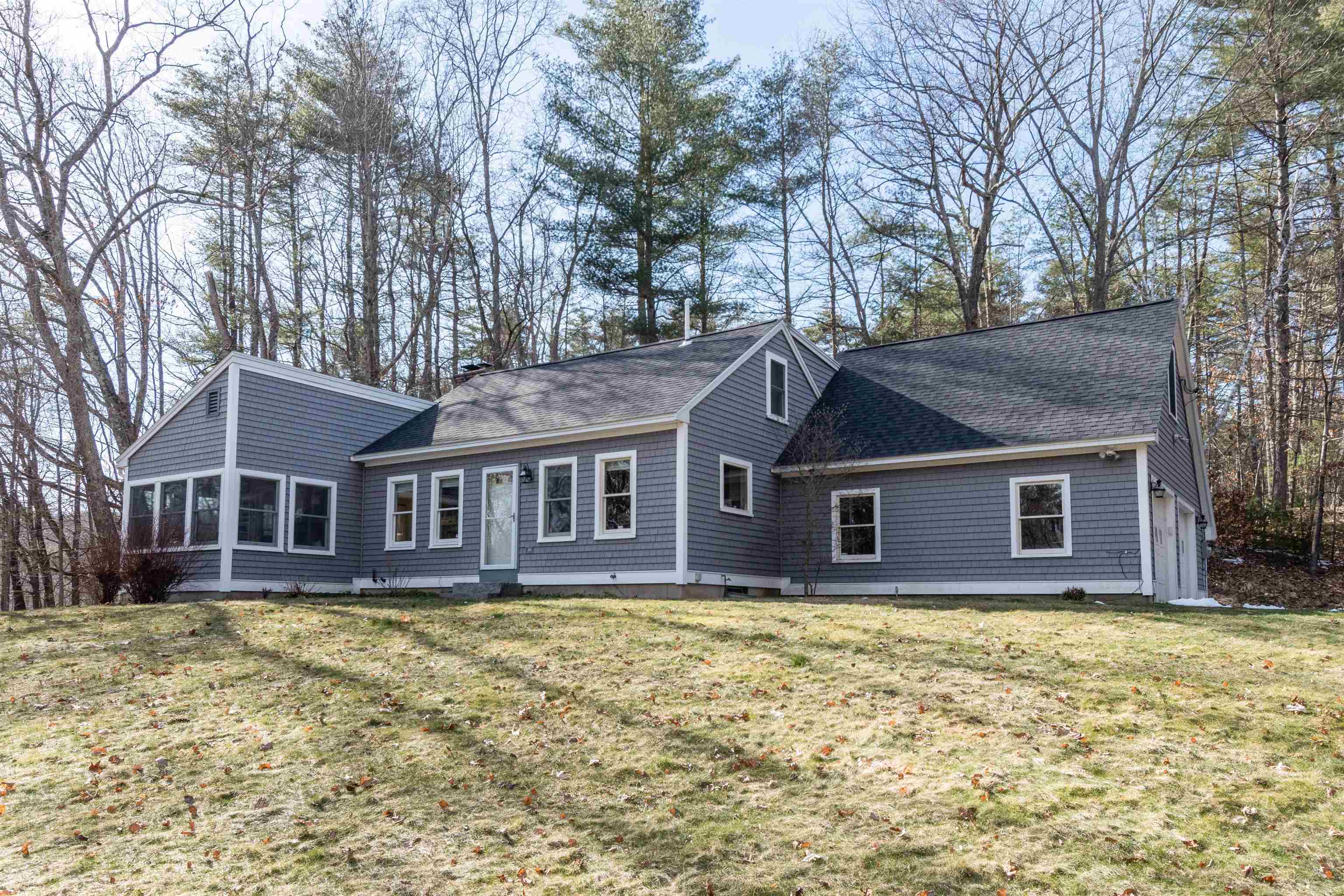 7 A Stearns Road Amherst, NH 03031 - Photo 2 of 34