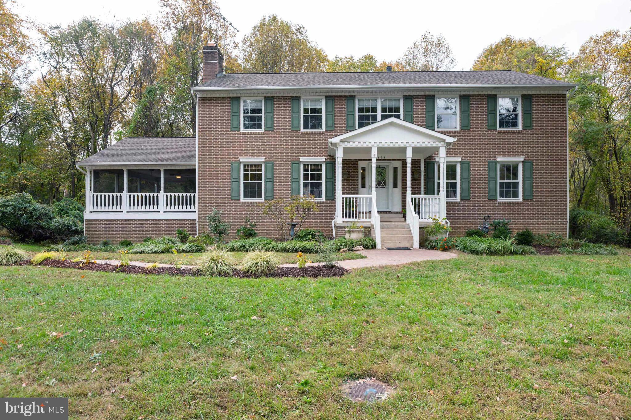 2824 Rifle Ridge Road Oakton, VA 22124 - Photo 2 of 50 Stately Colonial on over half acre lot