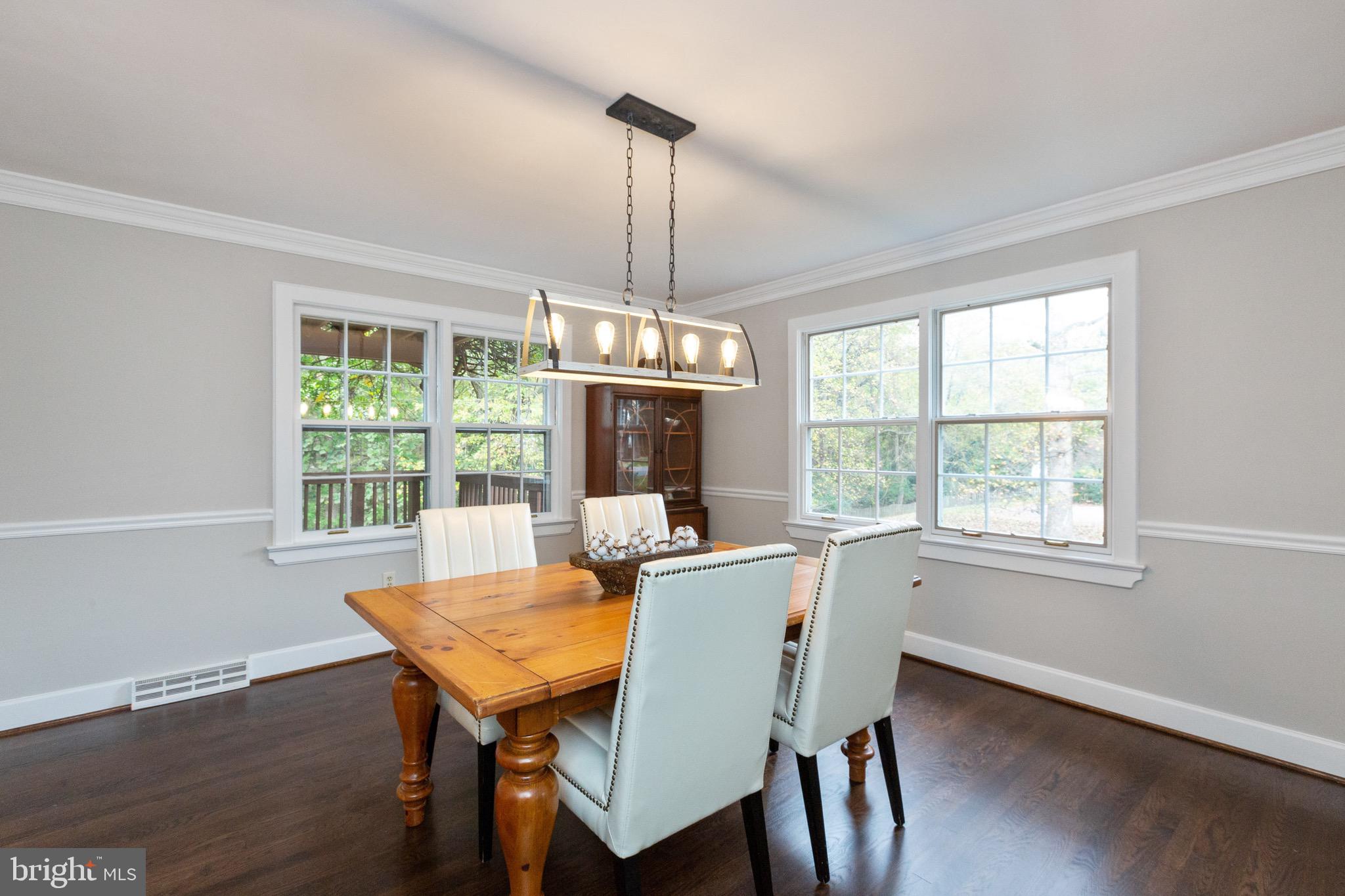2824 Rifle Ridge Road Oakton, VA 22124 - Photo 11 of 50 Dining room