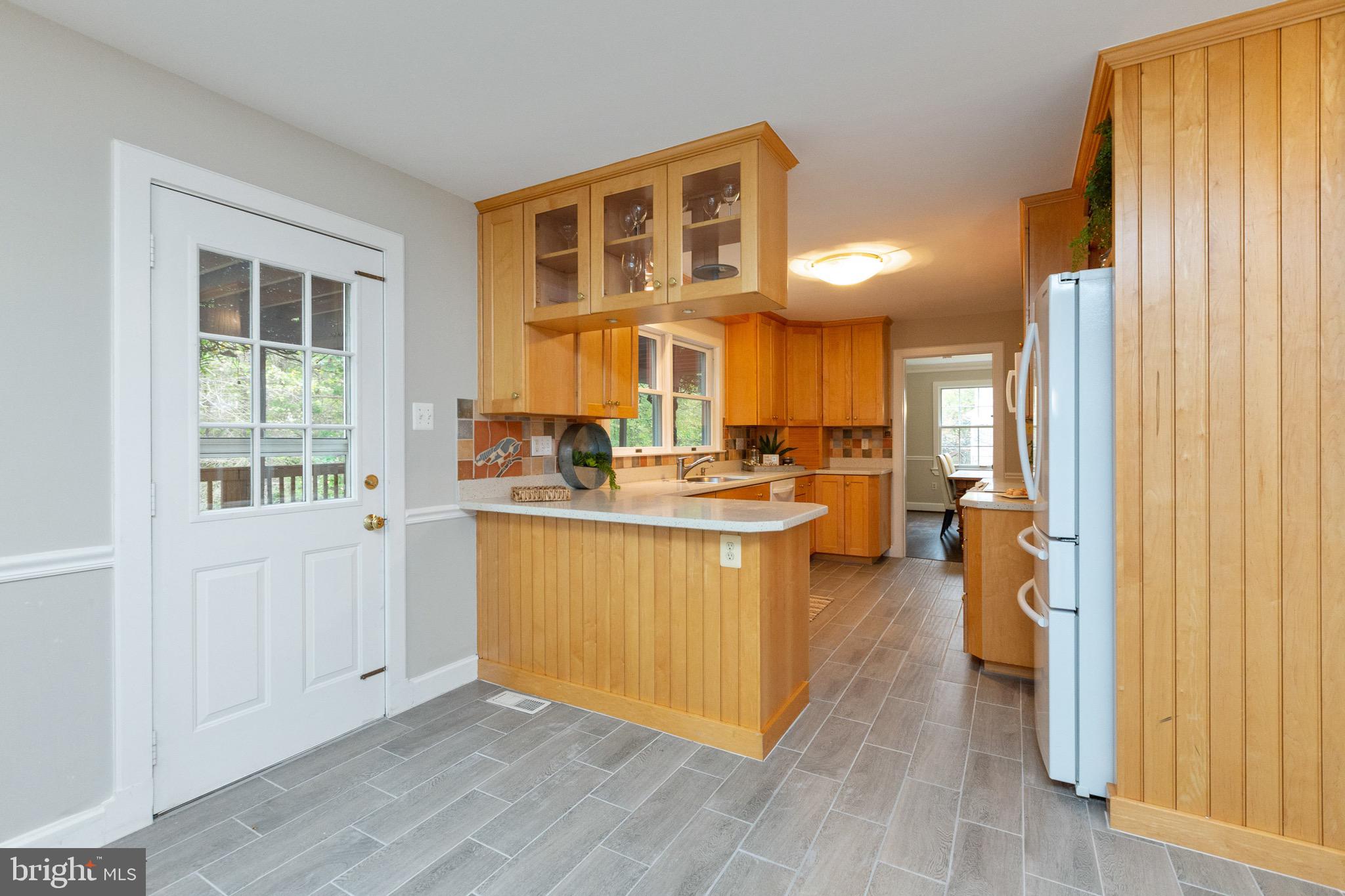 2824 Rifle Ridge Road Oakton, VA 22124 - Photo 15 of 50 Glass front cabinets