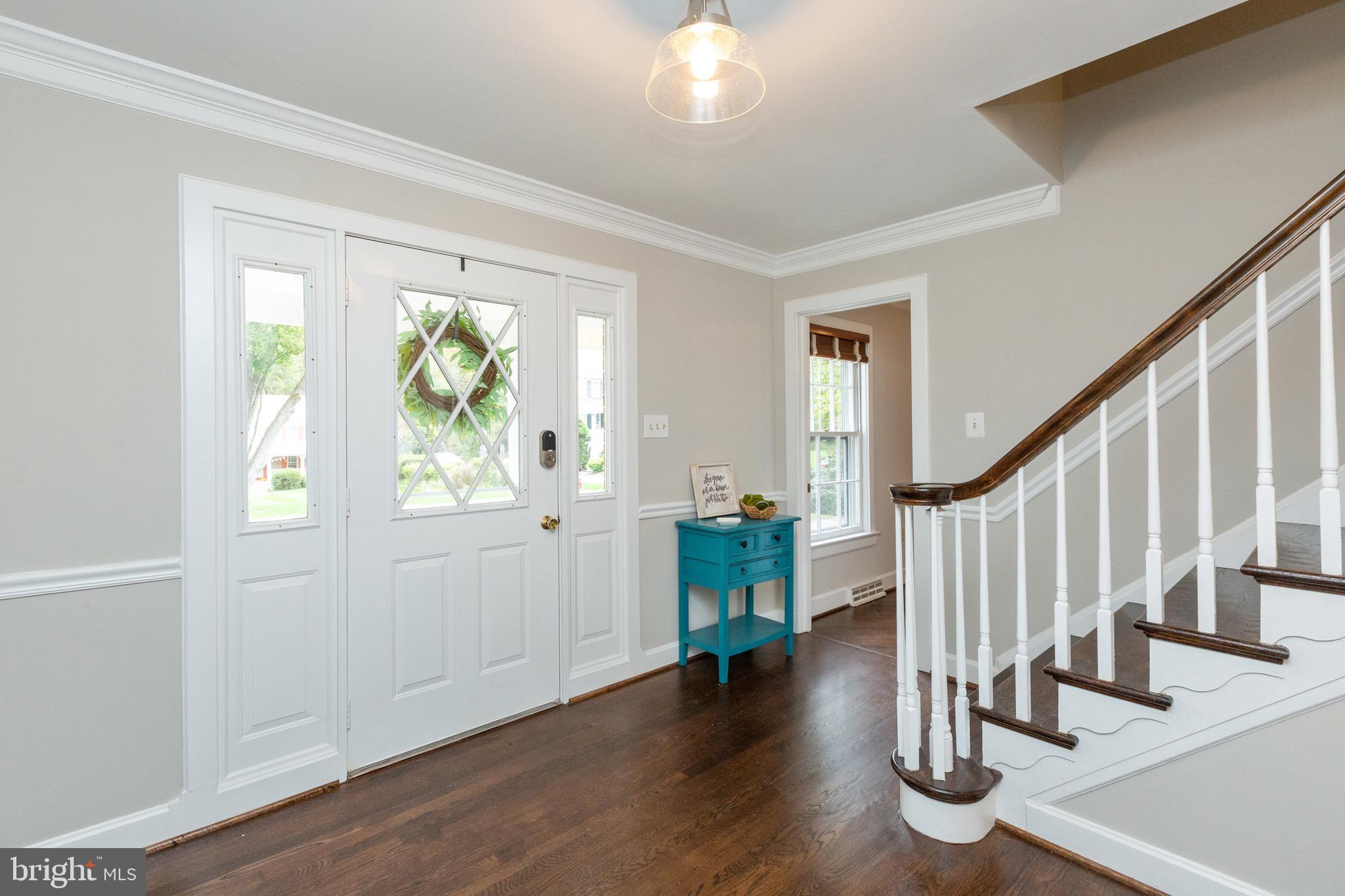 2824 Rifle Ridge Road Oakton, VA 22124 - Photo 5 of 50 Foyer