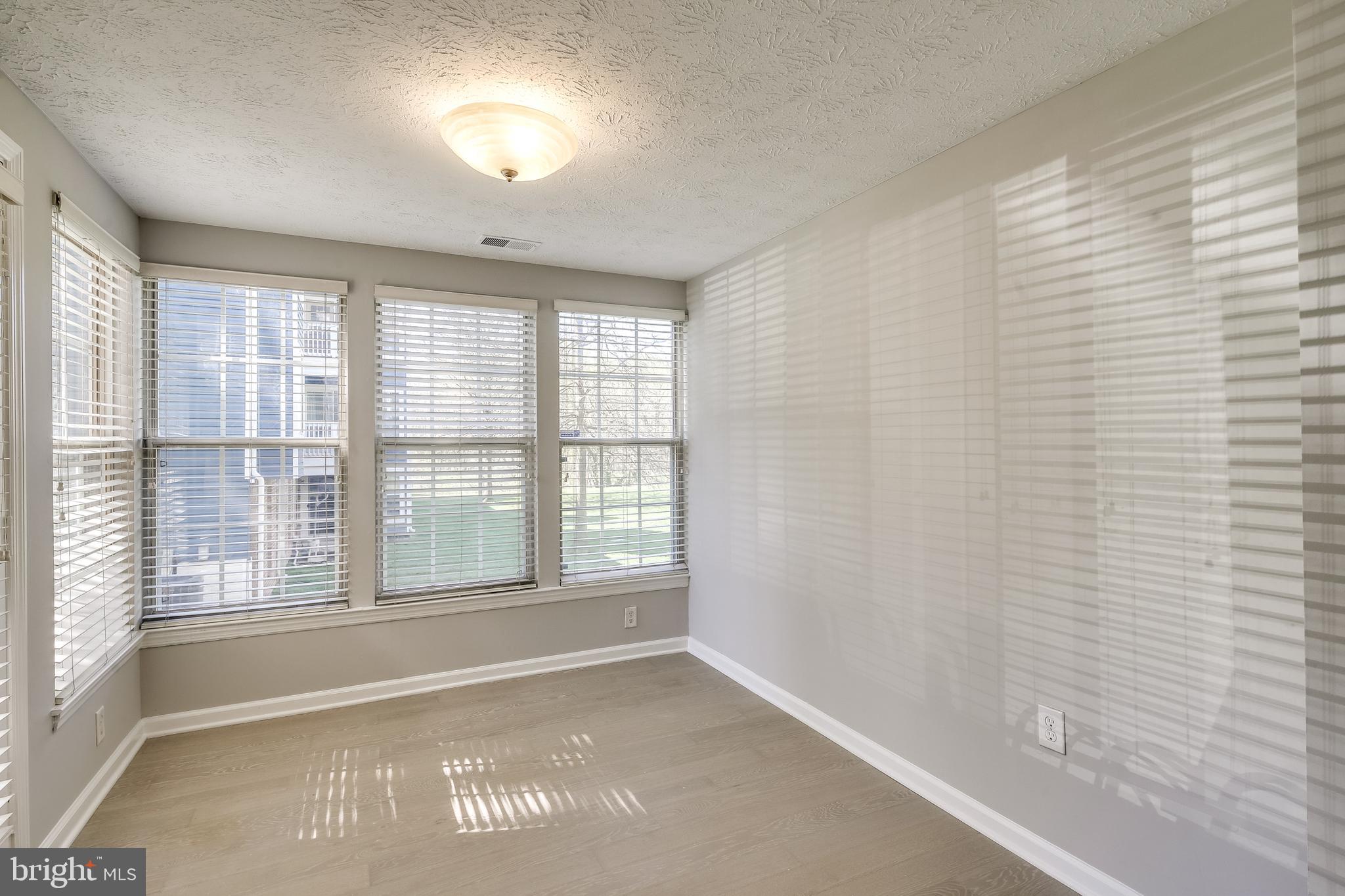 6375 Greenfield Road, Unit 1504 Elkridge, MD 21075 - Photo 9 of 27 Bright dining area