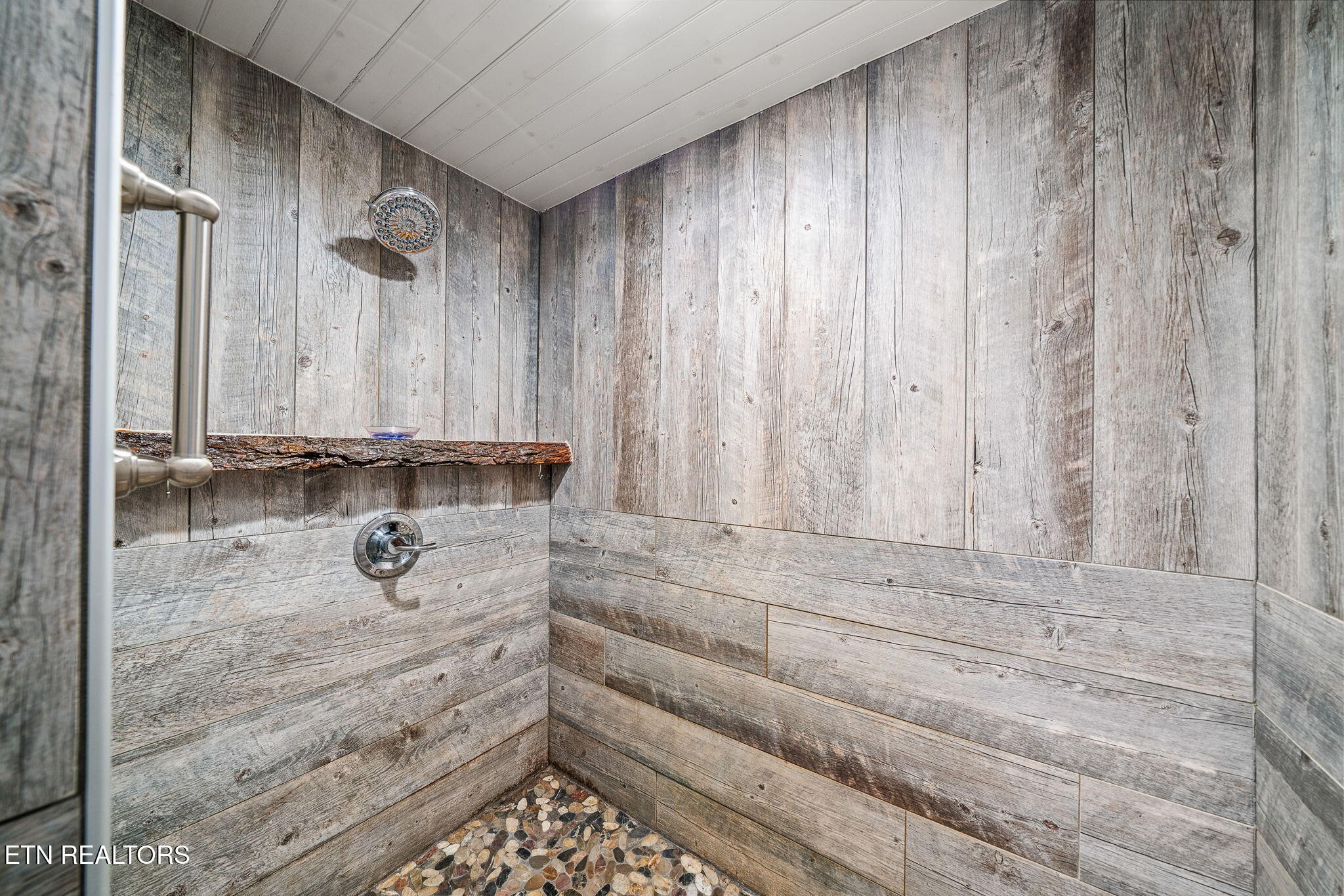 74 Farmer Road Crossville, TN 38571 - Photo 18 of 41