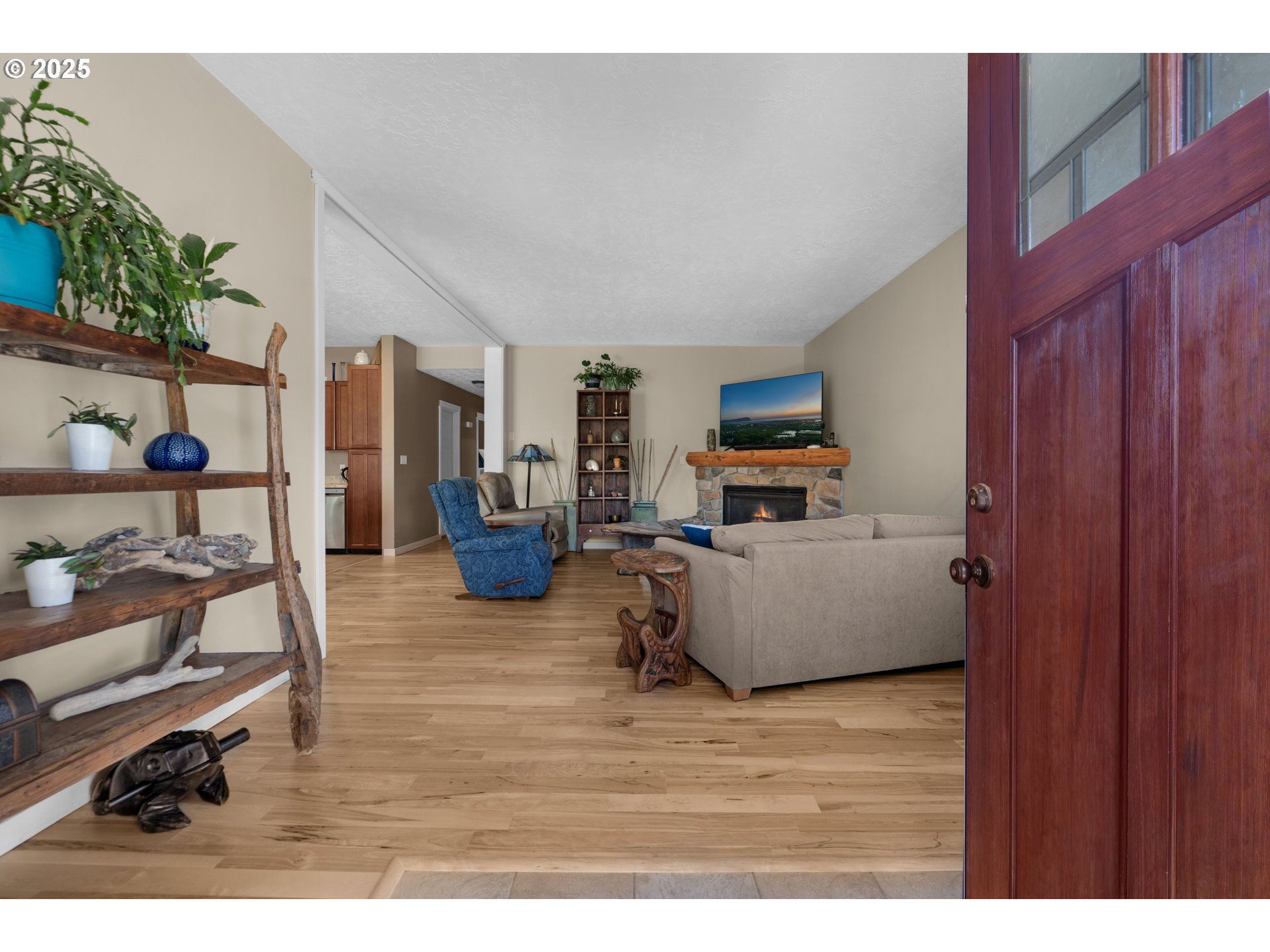 1164 Beach Drive Seaside, OR 97138 - Photo 5 of 48 Entrance/Foyer
