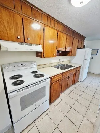 $1,700 | 17 Wysocki Drive, Unit 57, Dudley, MA 01571