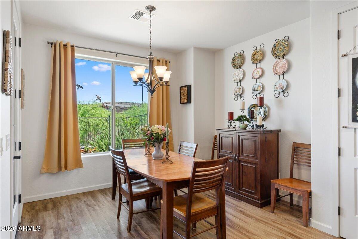 463 Cleopatra Hill Road Clarkdale, AZ 86324 - Photo 15 of 44 15-Dining Room