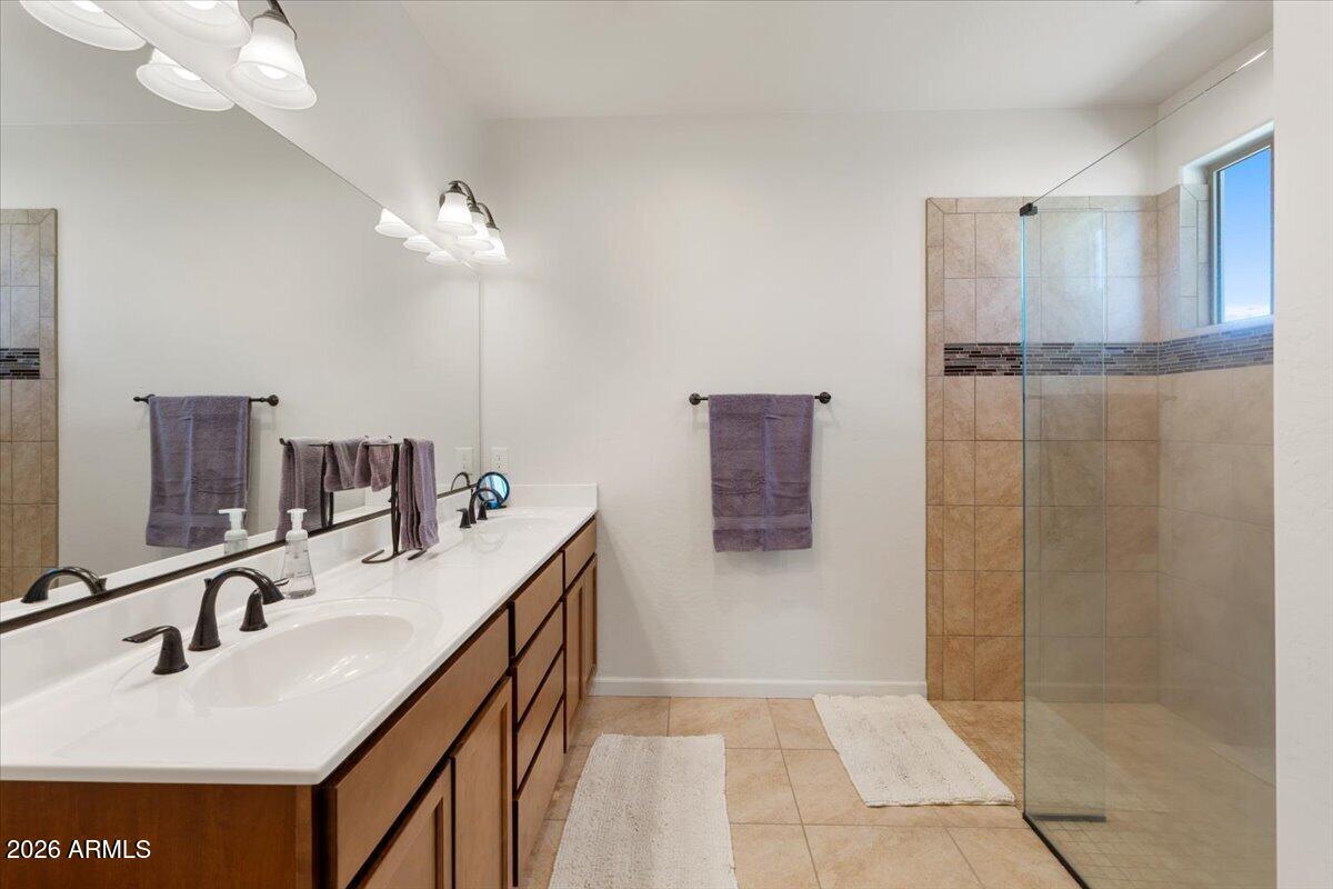 463 Cleopatra Hill Road Clarkdale, AZ 86324 - Photo 19 of 44 25-Primary Suite