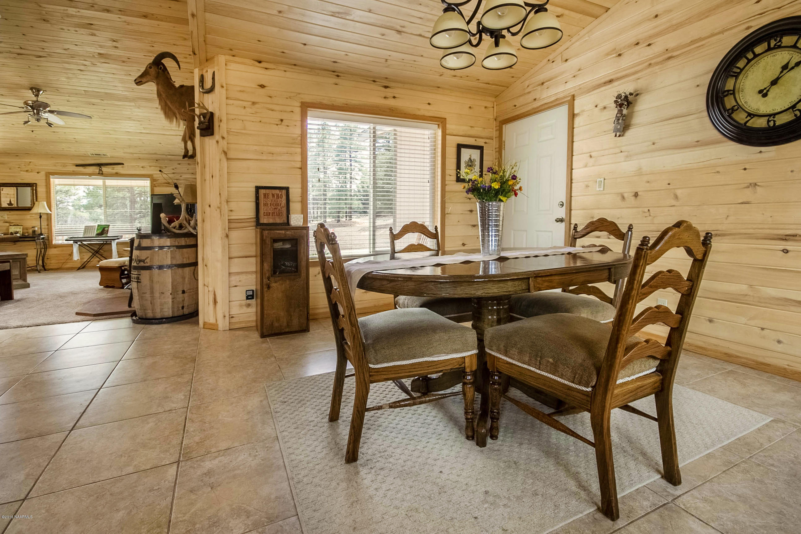 8155 Slayton Ranch Road Flagstaff, AZ 86004 - Photo 17 of 29 dining
