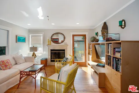 $1,700,000 | 619 Milwood Avenue, Venice, CA 90291