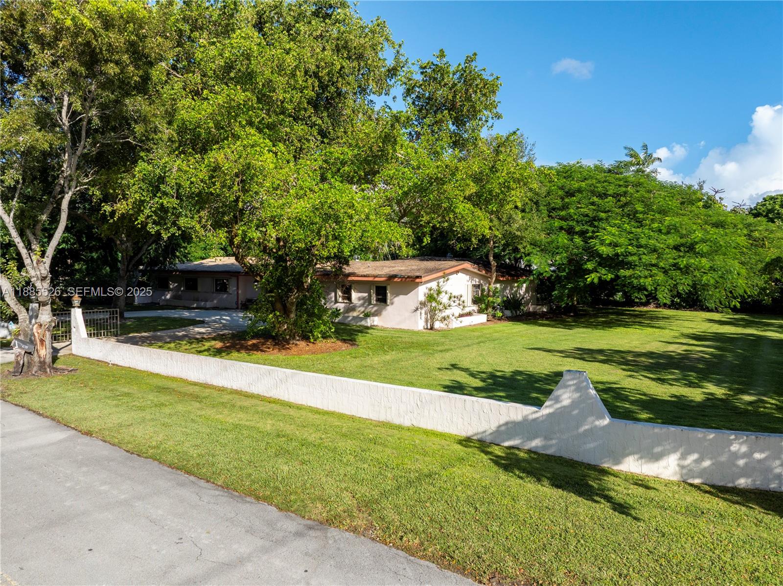 6201 Southwest 114th Street Pinecrest, FL 33156 - Photo 5 of 6