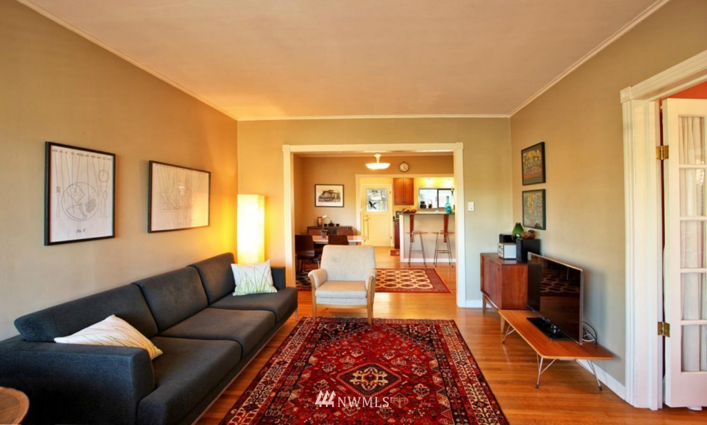 119 North 81st Street Seattle, WA 98103 - Photo 3 of 15 Gallery Image 3