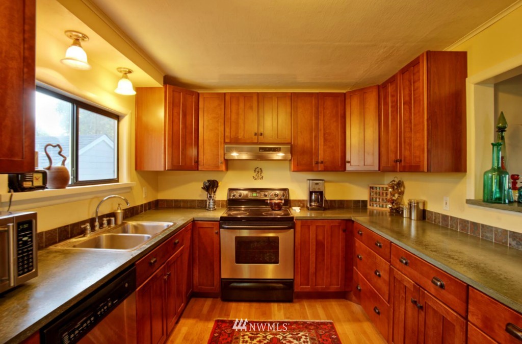 119 North 81st Street Seattle, WA 98103 - Photo 7 of 15 Gallery Image 7