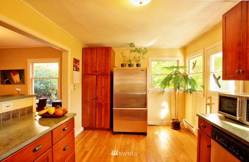 119 North 81st Street Seattle, WA 98103 - Photo 8 of 15 Gallery Image 8