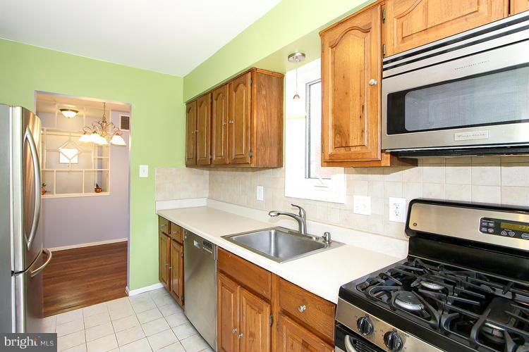1005 Baltimore Road Rockville, MD 20851 - Photo 11 of 26 Kitchen