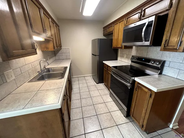 $1,250 | 6114 Parkforest Drive, Unit 1, Baton Rouge, LA 70816