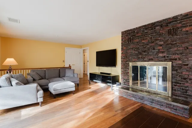 $979,500 | 702 Blue Hill Avenue, Milton, MA 02186