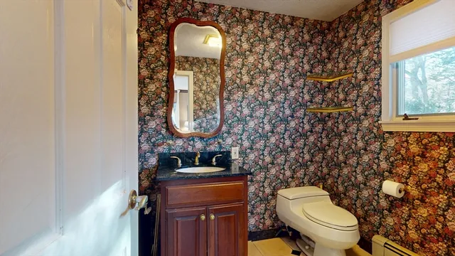 $979,500 | 702 Blue Hill Avenue, Milton, MA 02186