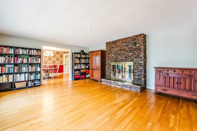 $979,500 | 702 Blue Hill Avenue, Milton, MA 02186