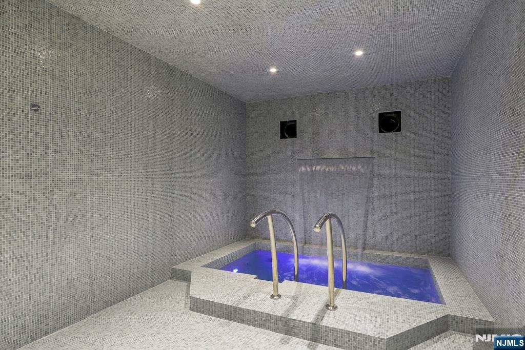 10 Frick Drive Alpine, NJ 07620 - Photo 20 of 28 a close view of sink