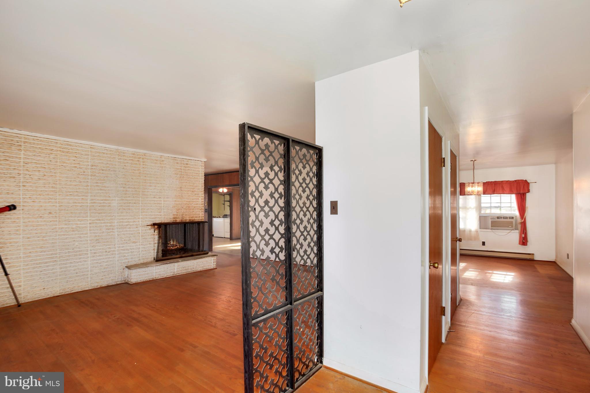 1550 German Chapel Road Prince Frederick, MD 20678 - Photo 5 of 30 Living Room
