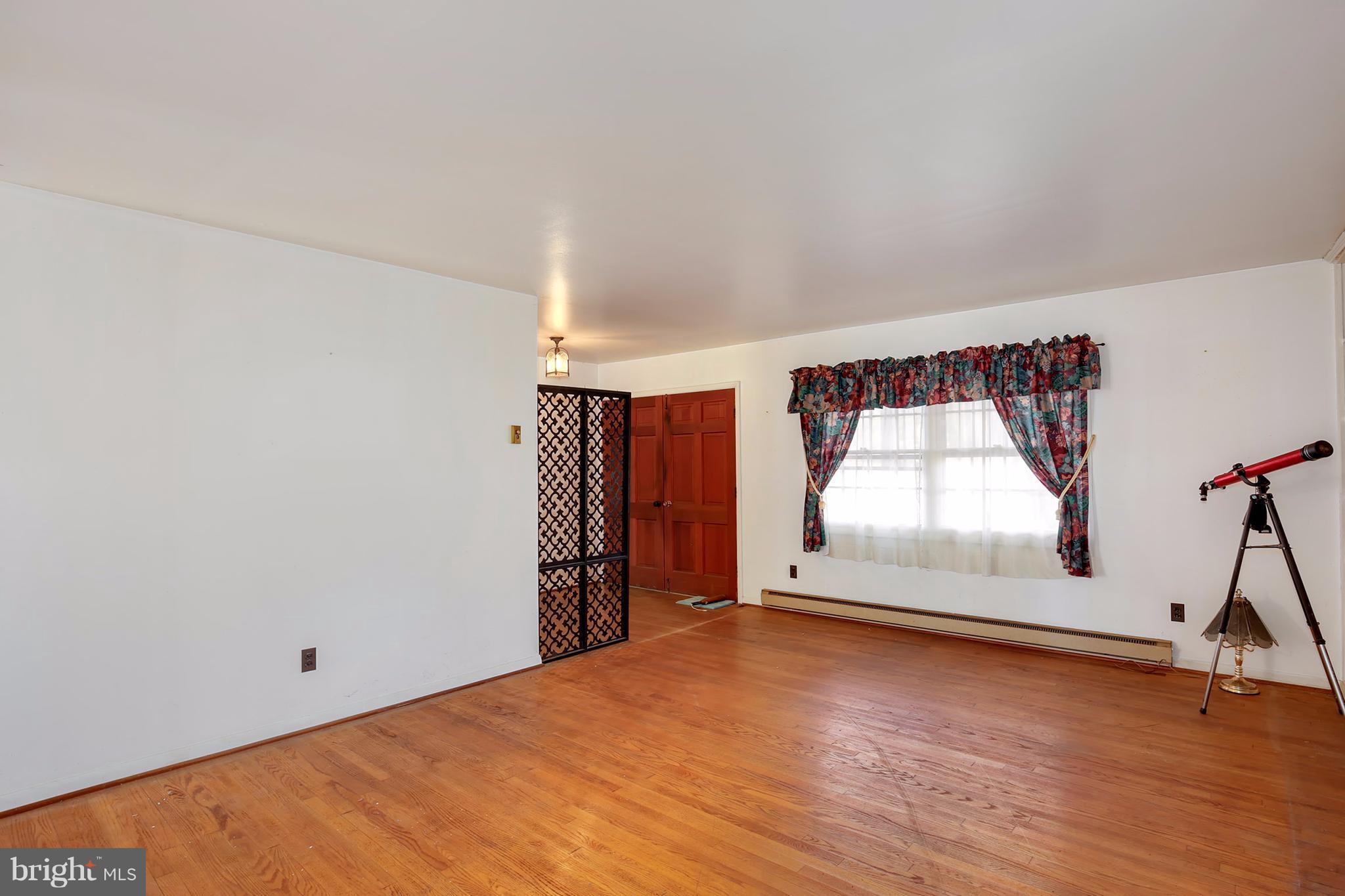 1550 German Chapel Road Prince Frederick, MD 20678 - Photo 7 of 30 Living Room
