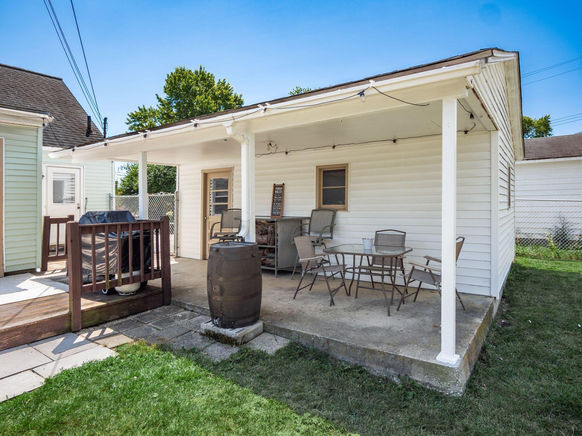 311 Topsfield Road Columbus, OH 43228 - Photo 37 of 48 Covered Patio