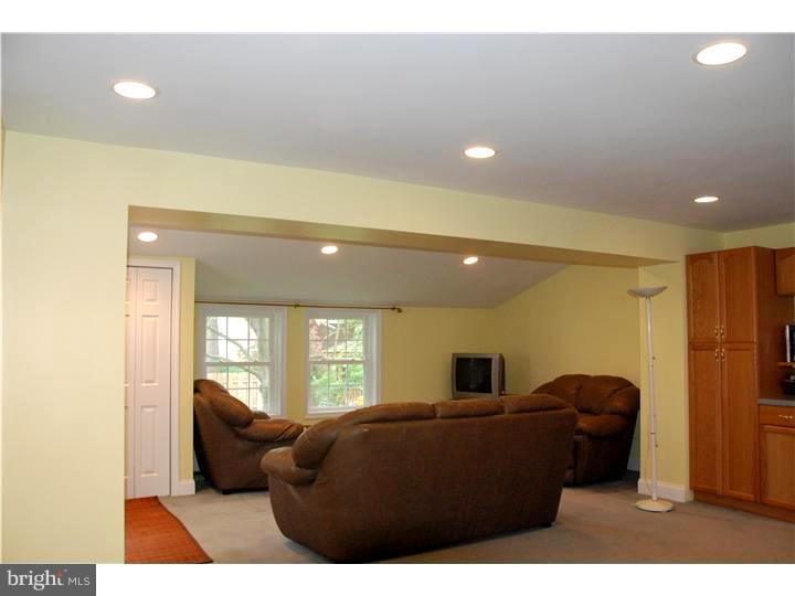 230 Harrogate Road Wynnewood, PA 19096 - Photo 6 of 12